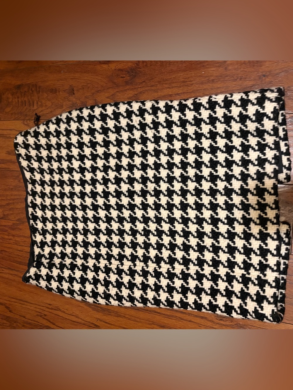 Classic Black and White Houndstooth Women's Skirt Versace